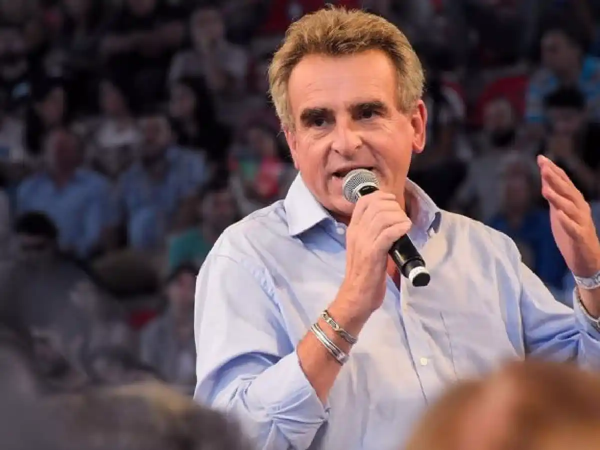 Rossi: "Deseamos que el gobierno llegue a diciembre de 2019"