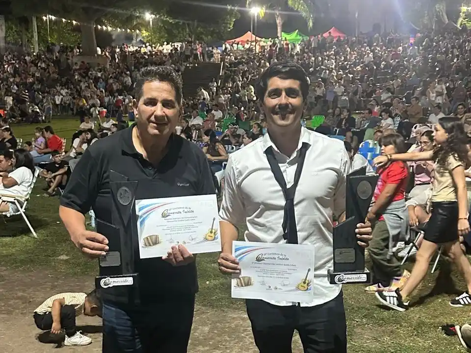 Damián Lemes y Hugo Spiazzi fueron premiados por su chamarrita inédita