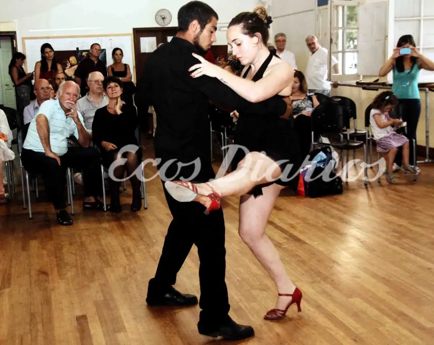 Muestra anual de los talleres municipales de tango y folclore