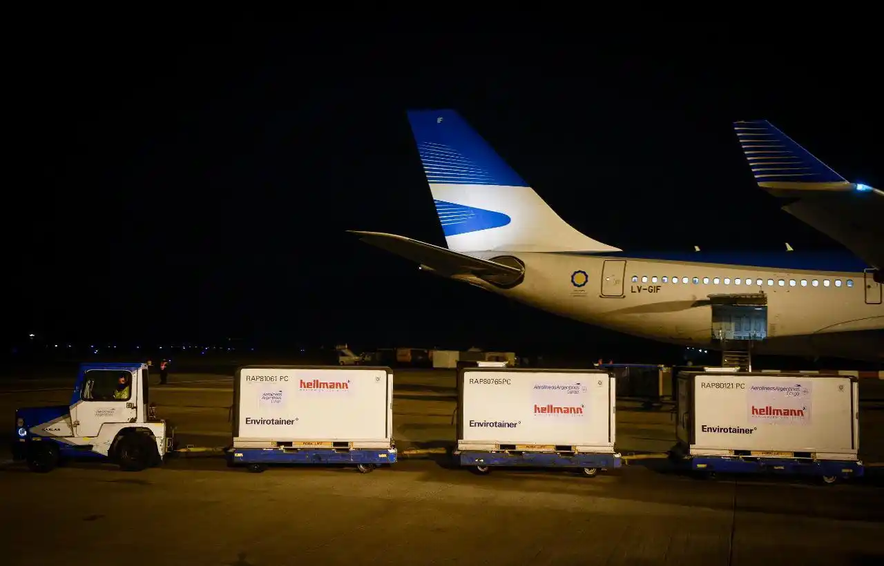 Argentina superó las 23,8 millones de vacunas, con la llegada de otro vuelo con Sinopharm
