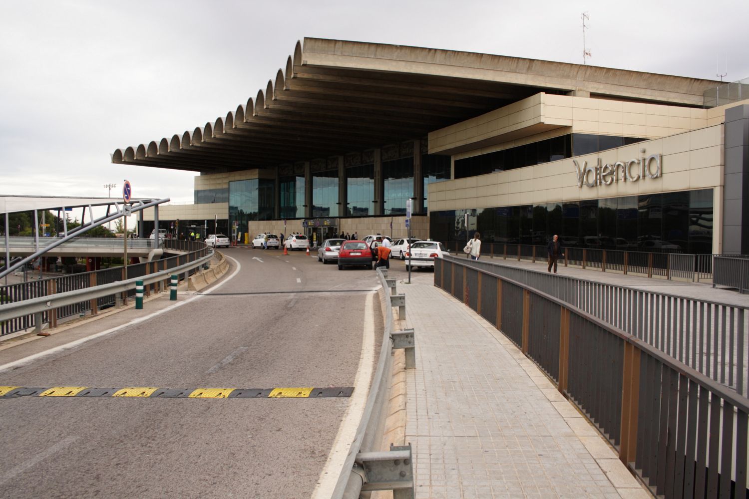 Aena licitará las obras de expansión de los aeropuertos de Valencia y Alicante