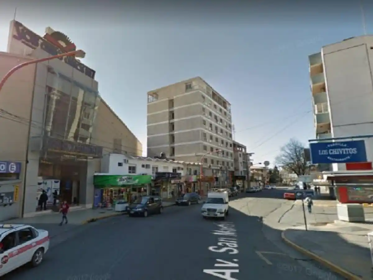Un hombre dejó a su nieto encerrado en el auto, por jugar en el casino