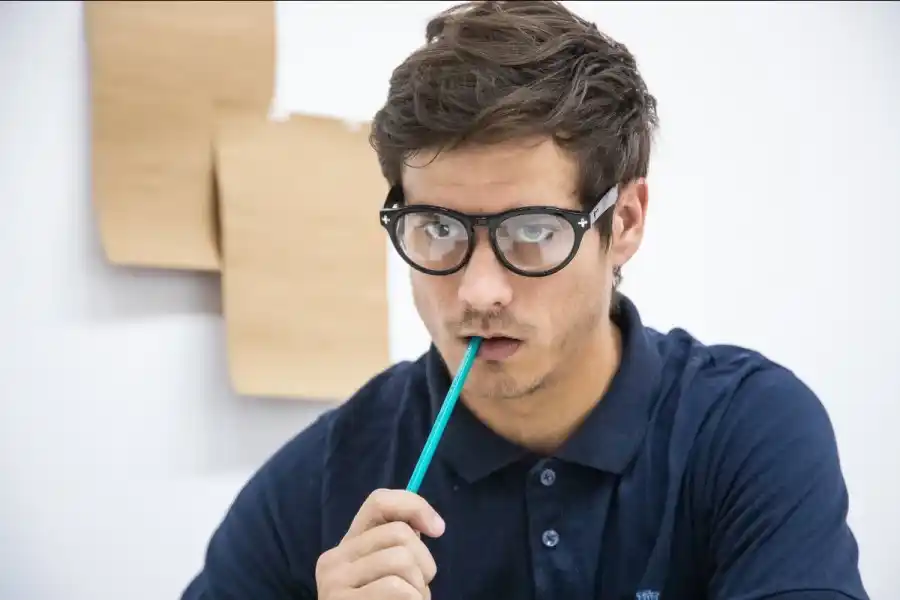 “La tecla” de Josefina Bértoli / Actuación: Fernando Sacone / Dirección: Marcelo Allasino