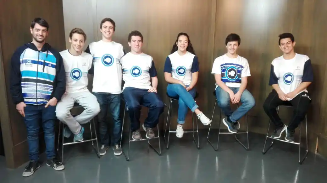 Juveniles de Escualo participaron del certamen nacional de natación
