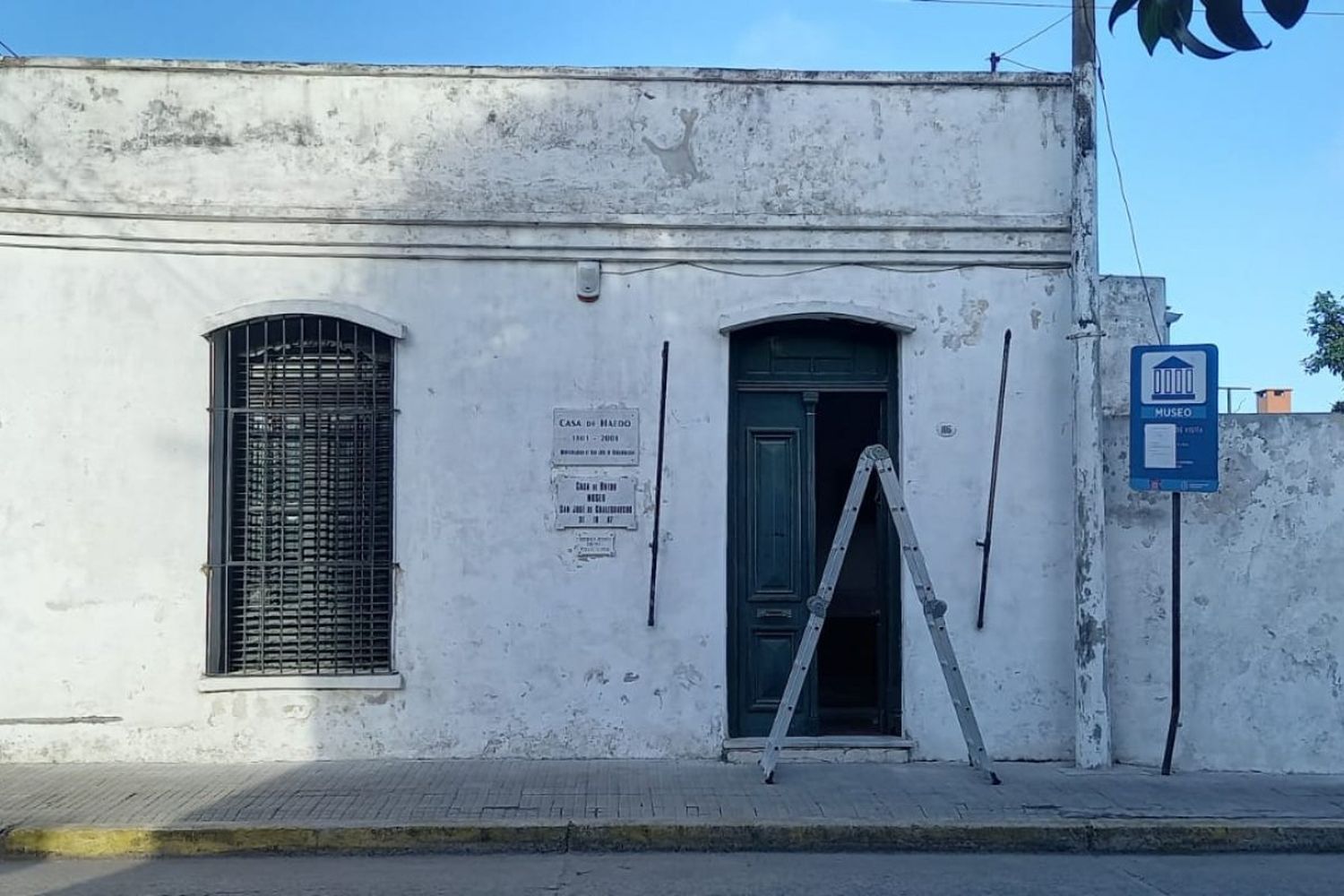 Comenzó la puesta en valor de la fachada de la Casa de Haedo