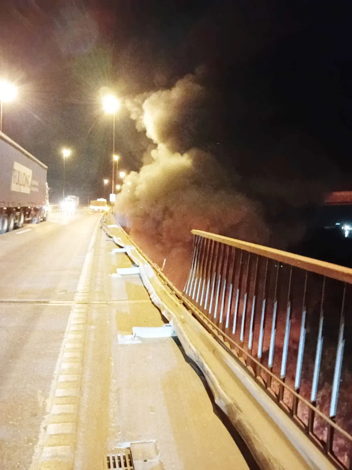Un accidente provocó cortes y complicaciones en el tránsito del Puente Urquiza