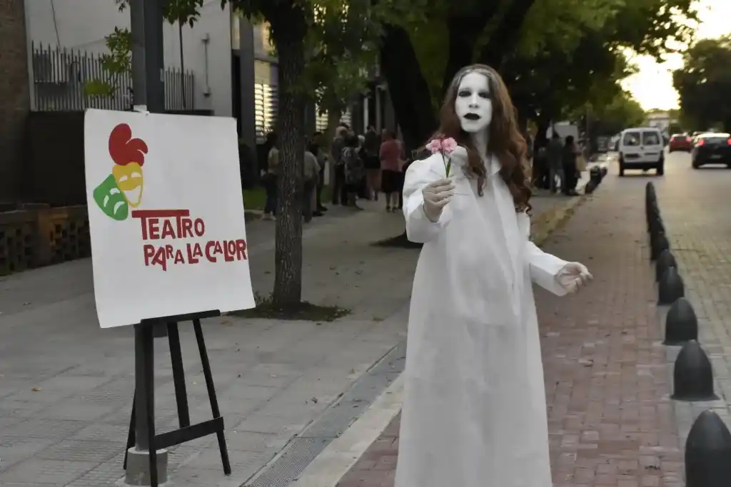 Inició la edición 2025 de ‘Teatro para la calor’ con una gran participación artística y expectativa