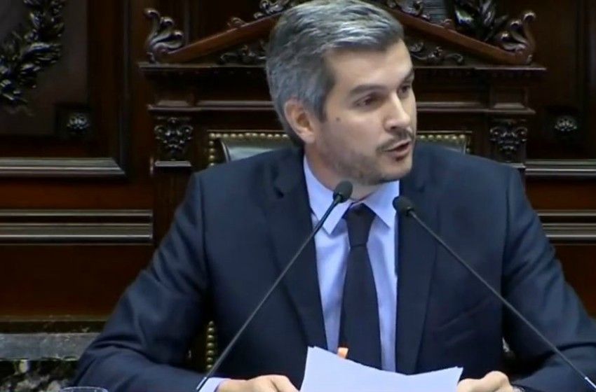 El gobierno busca cerrar las paritarias en un 15%