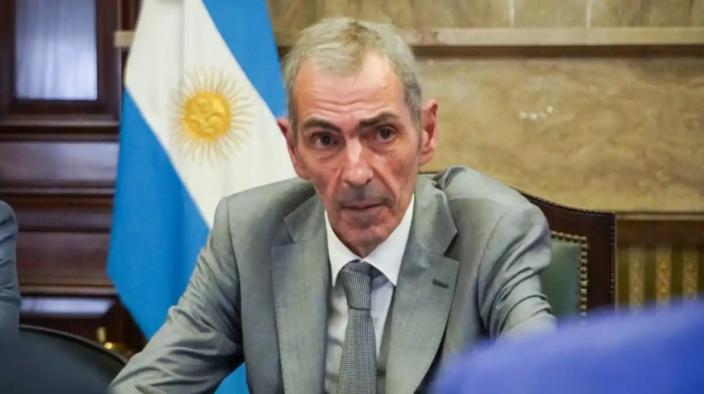 El puesto del desplazado funcionario será ocupado por María del Carmen Tettamanti.