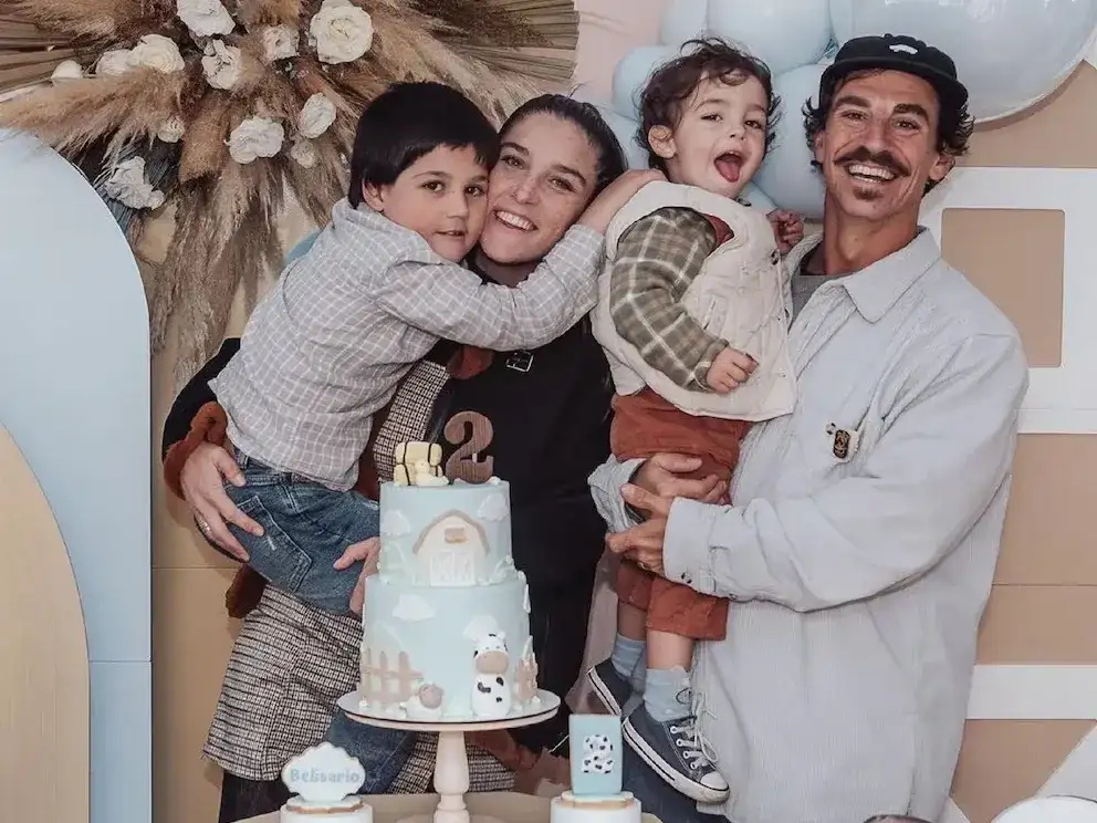 Juana y Sebastián son padres de Belisario y Timoteo, pero el deportista tiene una gran relación con Toro, el hijo mayor de la influencer