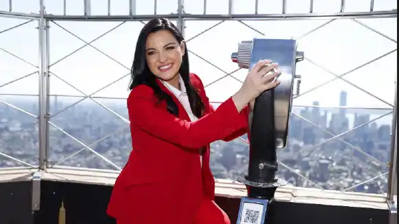 Maite Perroni le da la bienvenida a Lía