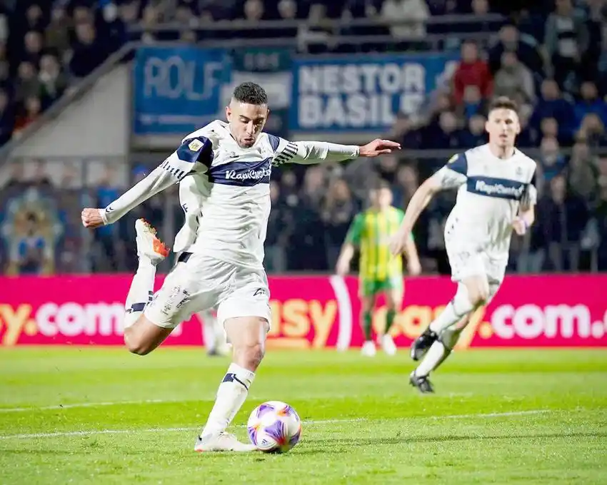 Titularidad para Insaurralde y
Piris en el empate de Gimnasia