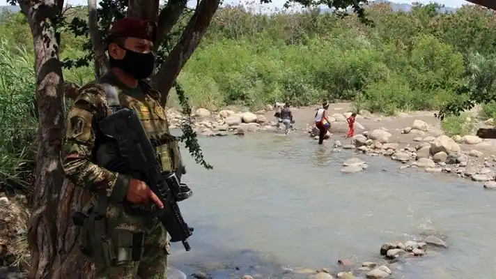 Colombia mantiene “Operación Muralla” para frenar paso de migrantes por las trochas