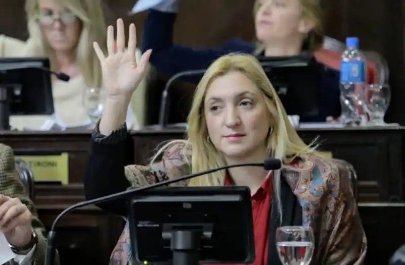 Senadora Ahumada dijo que quita del subsidio al turf "generará más obras para los bonaerenses"