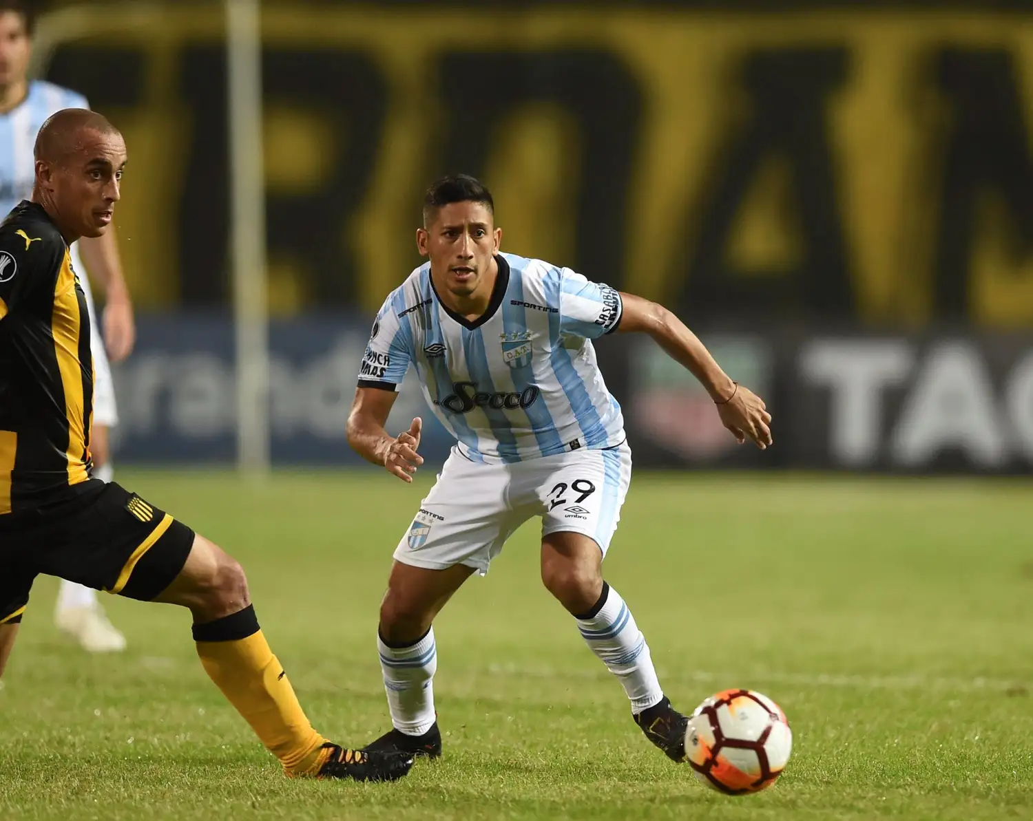Atlético Tucumán quiere sacar ventaja de local