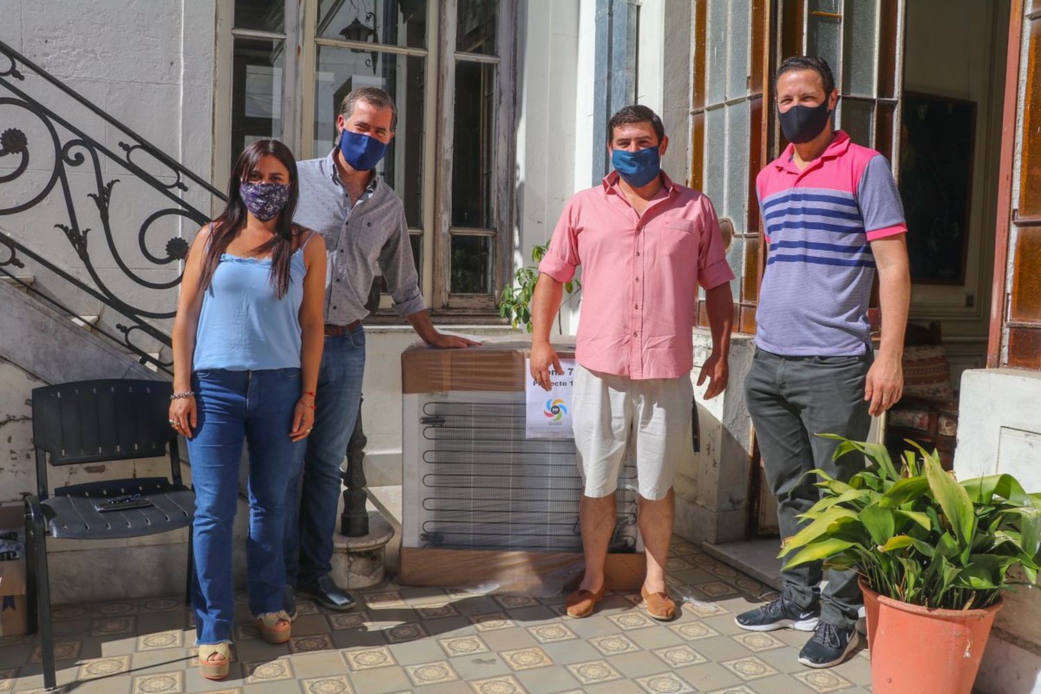El municipio entregó electrodomésticos e insumos a distintas instituciones