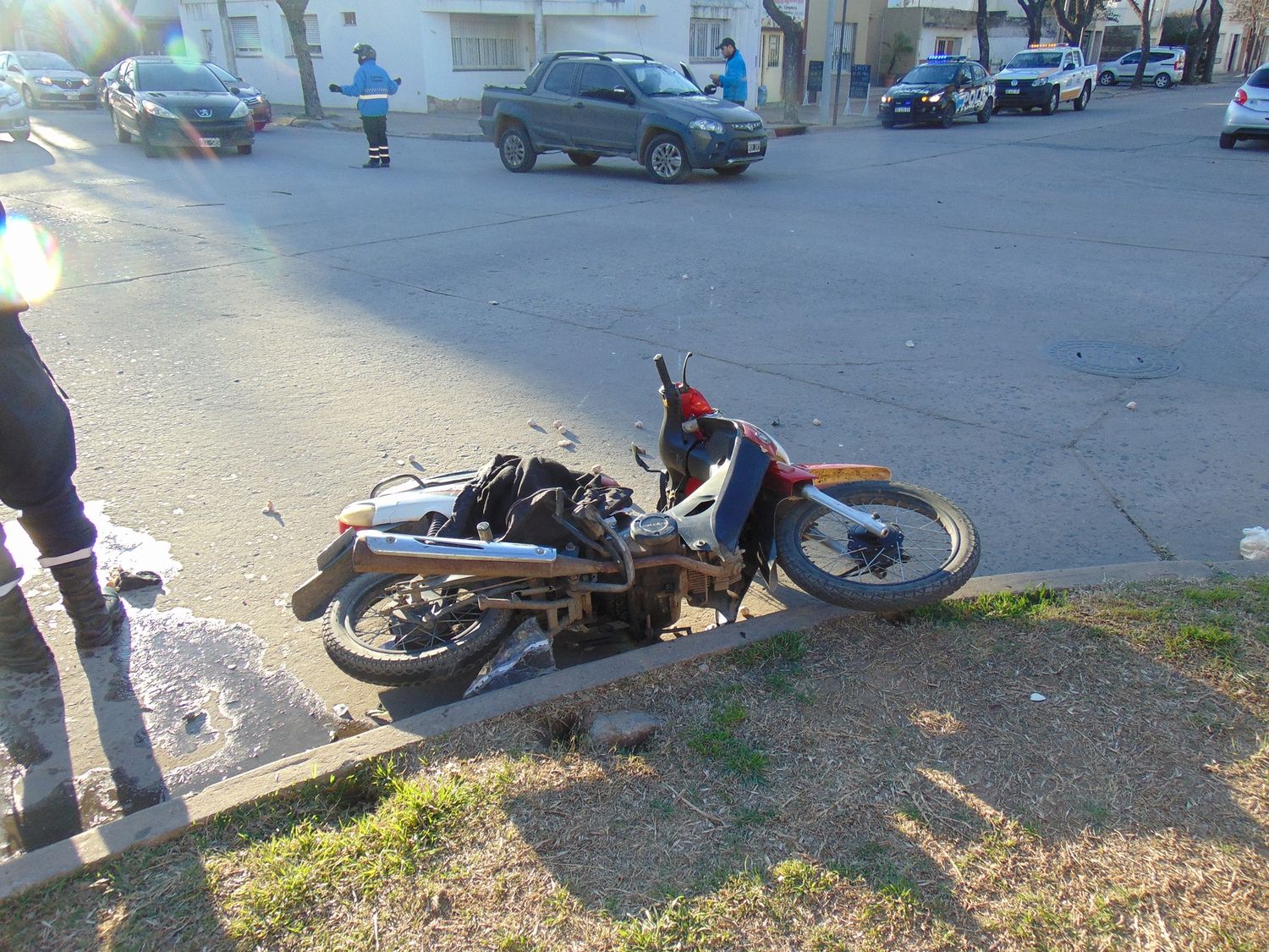 La motocicleta en que se movilizaba la mujer de 50 años.