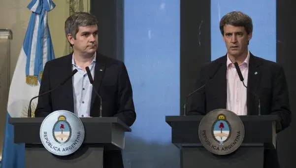 Prat Gay anunció inversiones por 1.000 millones de dólares