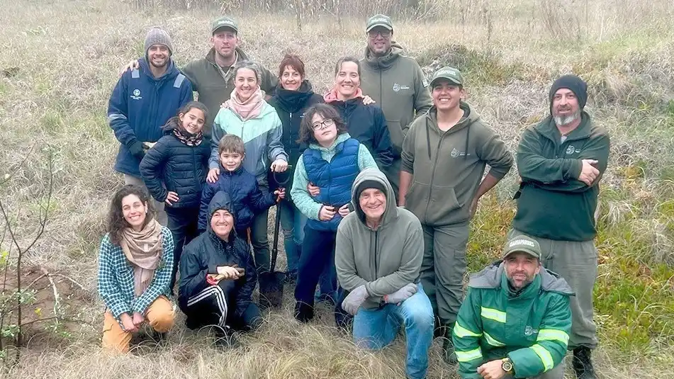 Equipo completo. Jornada de trabajo en el parque