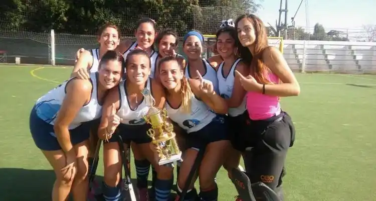 Hockey: La Primera División de Náutico debutó con un título