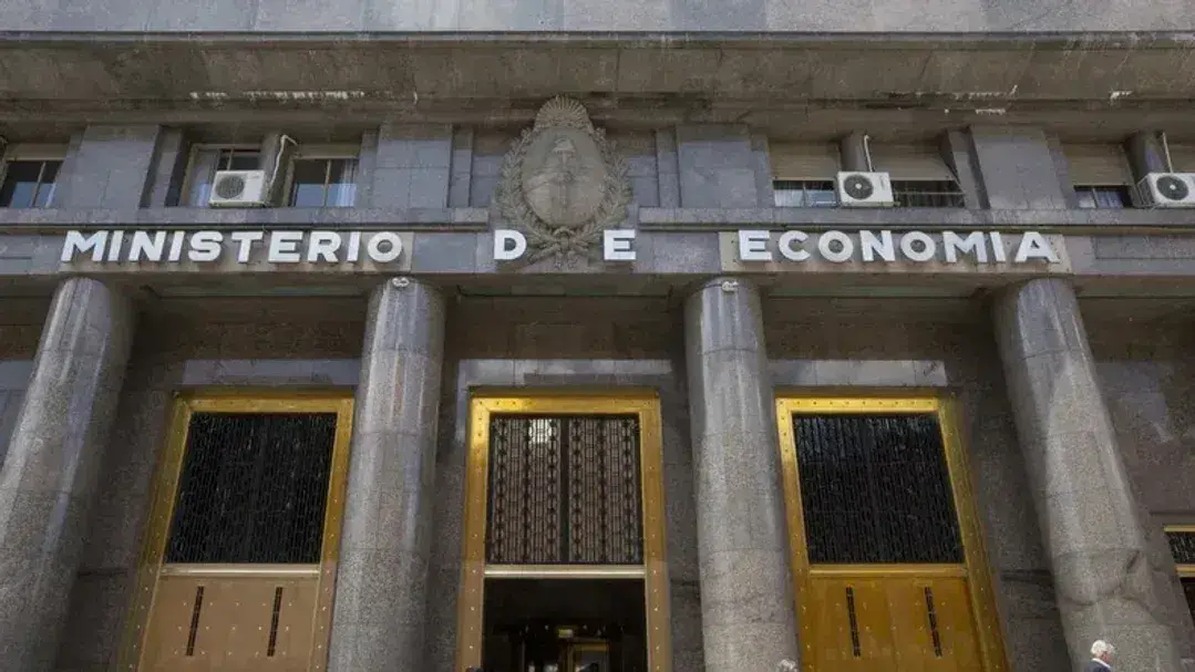 Gobierno emite deuda por más de $32 billones y US$3.500 millones: los detalles de la licitación