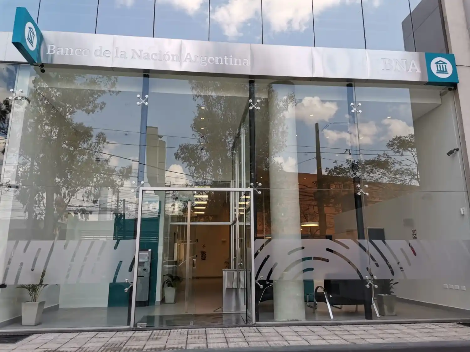 El Banco Nación abrió una nueva sucursal en Asunción