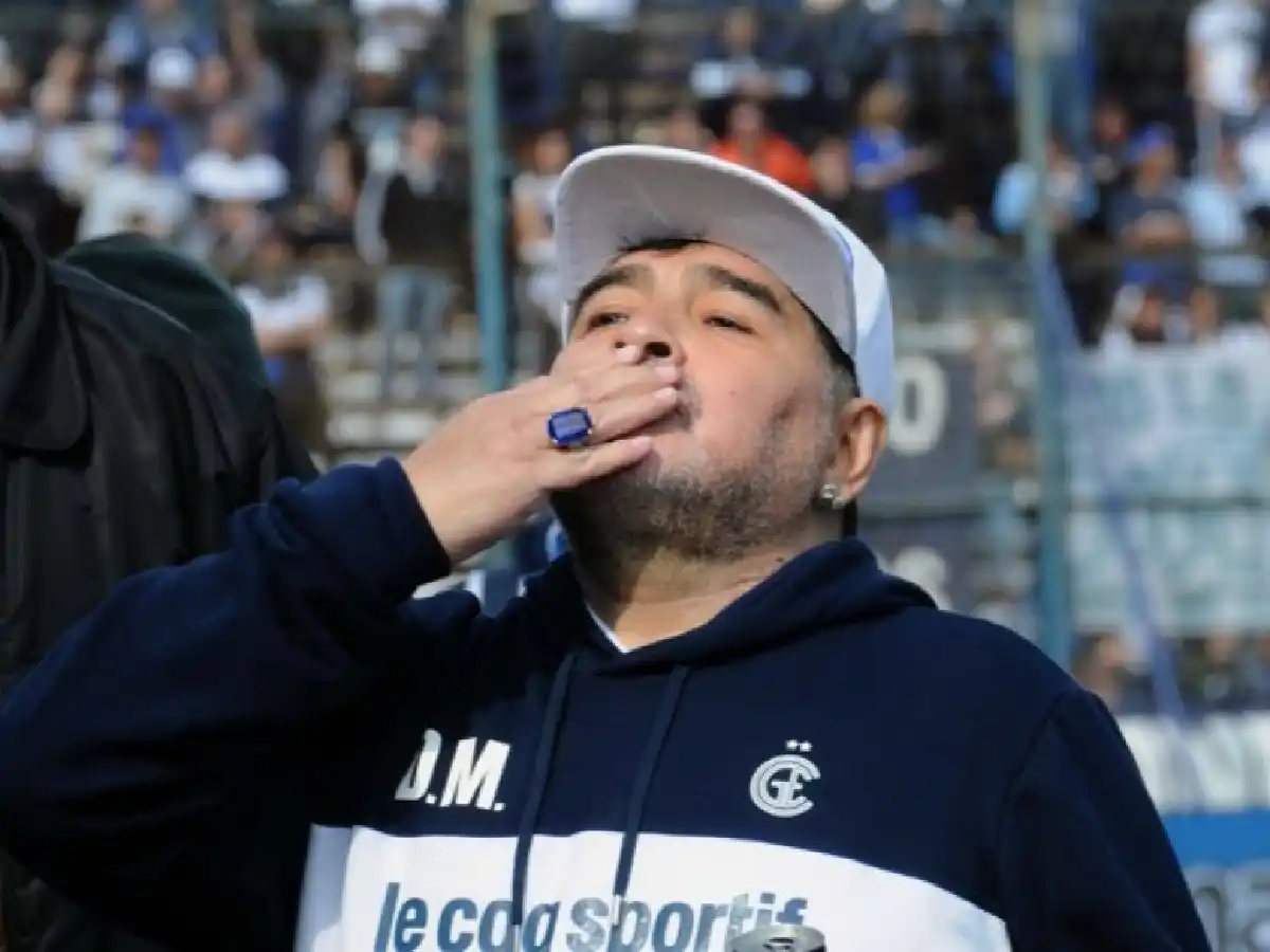 Maradona prepara el primer amistoso de Gimnasia