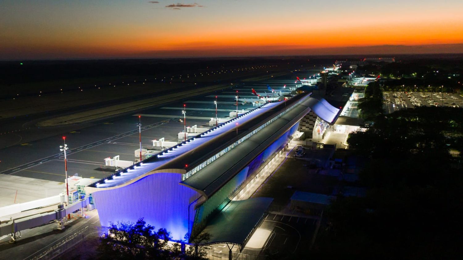 Inauguraron ampliación de la terminal del Aeropuerto Internacional de El Salvador