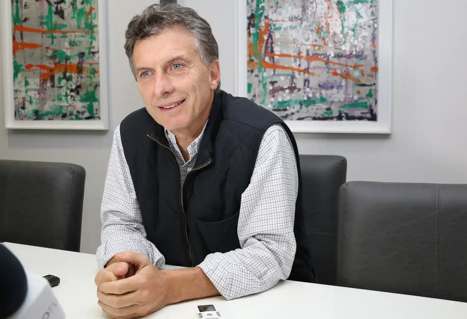 El presidente Macri, en una visita a El Eco de Tandil en 2015, antes de ser elegido como jefe de Estado