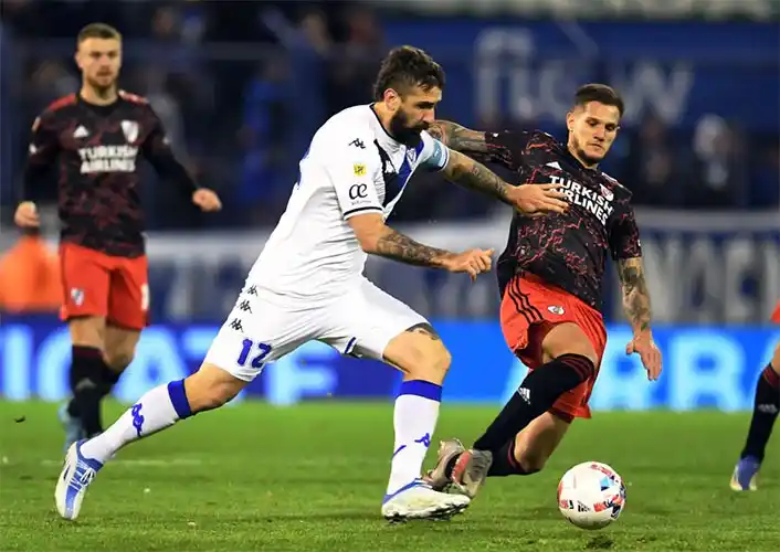 Vélez ahogó el festejo de River en el Fortín