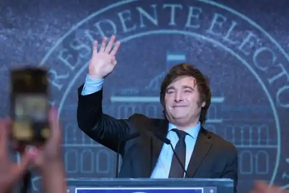 Milei en Paragüay: mantendrá una reunión con Santiago Peña