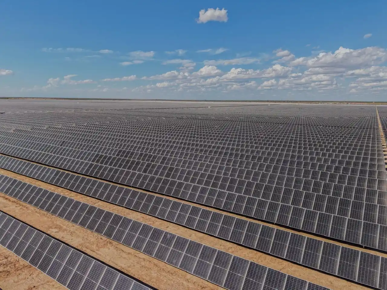 El Quemado cuenta con 305 MW de capacidad instalada y es actualmente el parque fotovoltaico más grande de la Argentina.