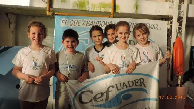 Equipo de natación CEF - UADER