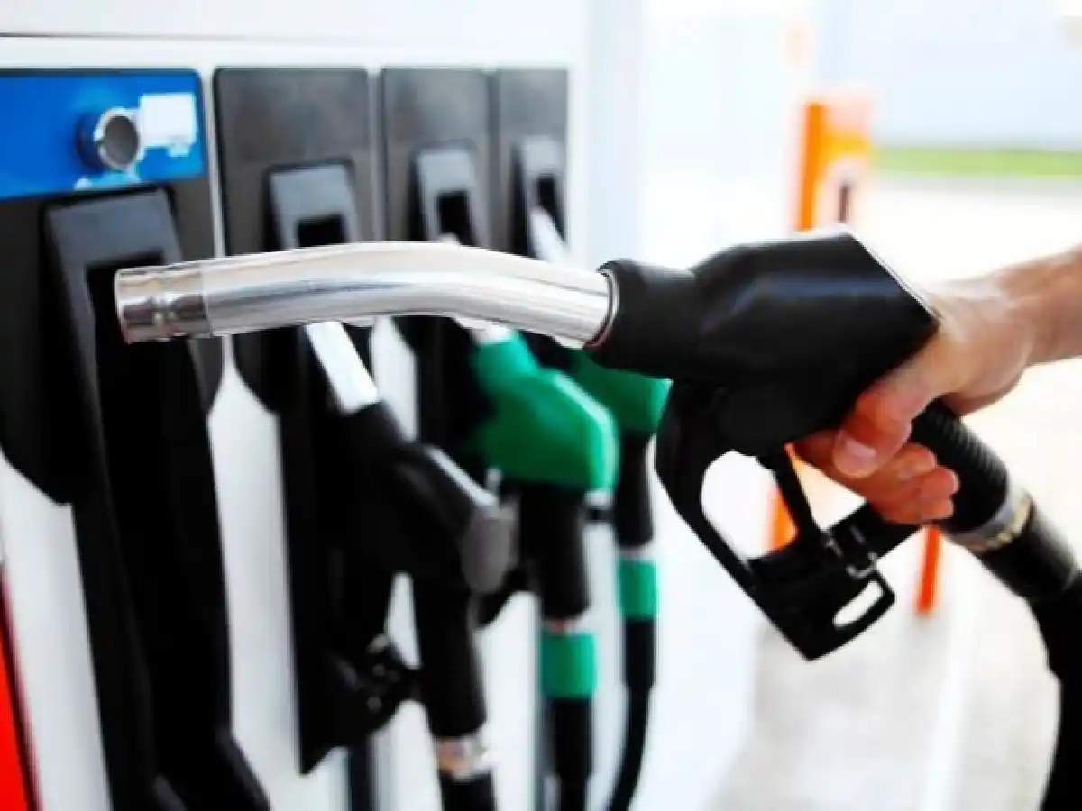 Bornoroni negó que haya desabastecimiento de combustible