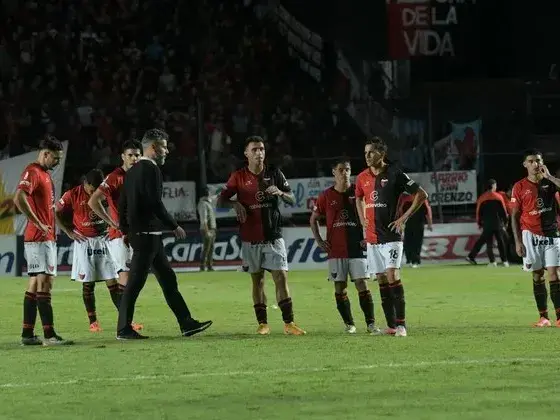 El Sabalero lleva tres derrotas consecutivas: ésta ves cayó 1 a 0 en Sta.Fe.Foto:Carolina Niklison