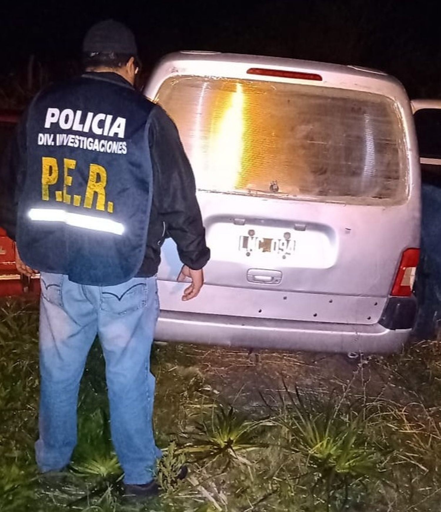 Secuestraron un utilitario robado en Lisandro de la Torre y Doello Jurado