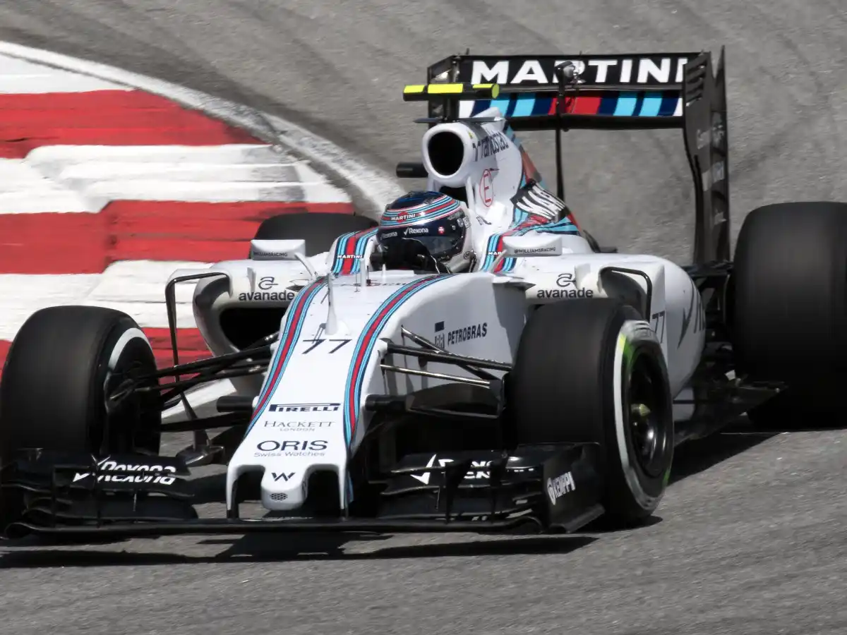 Bottas, lidera en Gran Bretaña 