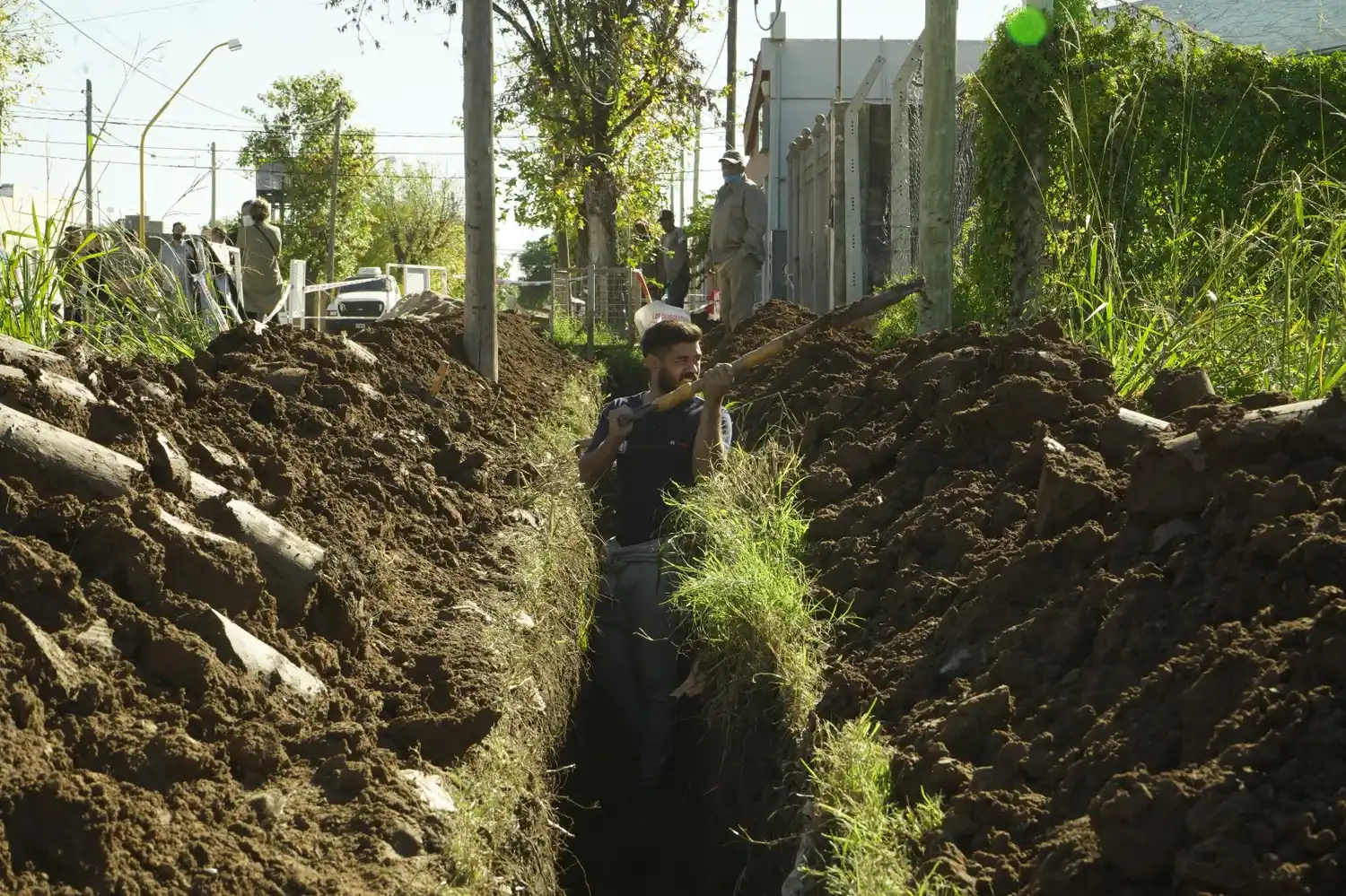 Recuerdan a vecinos de Las Rosas que deben conectarse a la red cloacal (foto ilustrativa)
