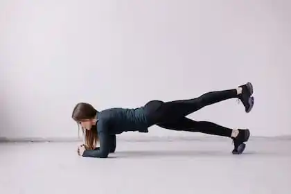 Este ejercicio te ayudará a tonificar tu cuerpo en su totalidad/ DeporteGlam