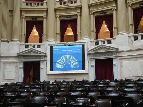 Se cayó la sesión en Diputados por la ausencia de Caputo, Lugones y Karina Milei