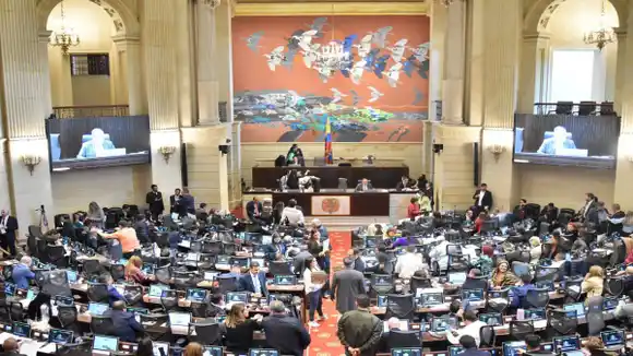 FRENAZO EN EL CONGRESO COLOMBIANO a un acuerdo de inversiones con Venezuela: la situación de María Corina es la causa