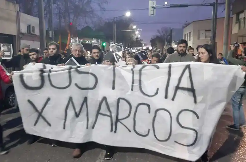 Una multitud se movilizó para pedir justicia por la muerte de Marcos Guenchul
