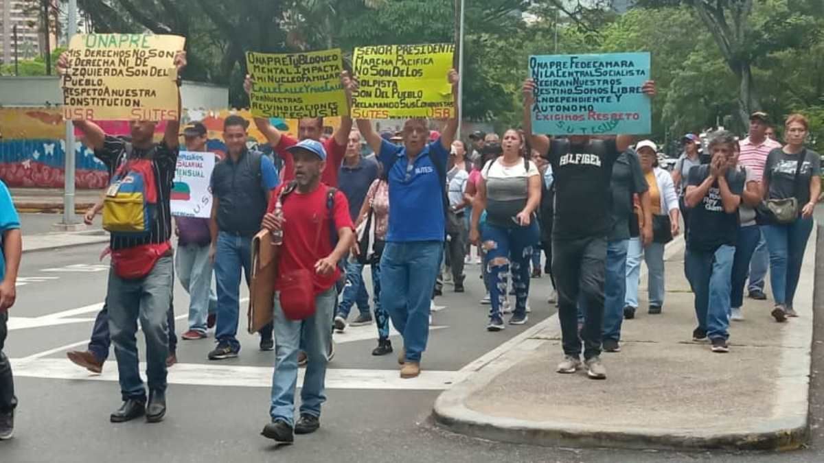 Después de elecciones NO VUELVE LA CALMA: pensionados y personal de la UCV exigen salarios justos (FOTOS)