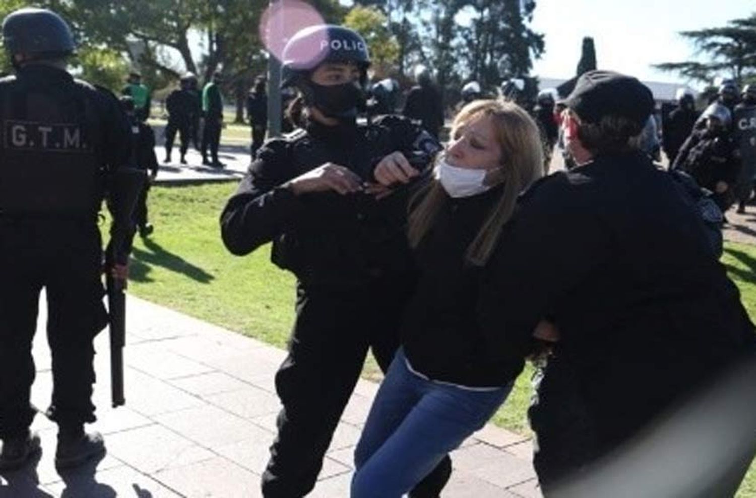 Médicos por la Verdad: manifestantes anticuarentena fueron dispersados y hubo detenidos