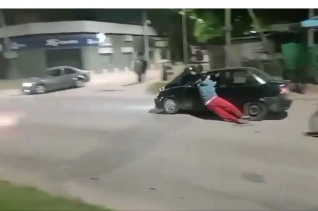 Vecino embestido en medio de una protesta