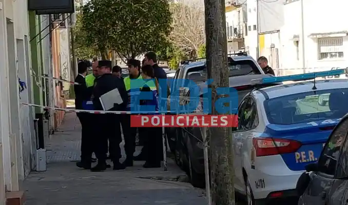 Encontraron a un hombre muerto en su casa: lo habrían asesinado