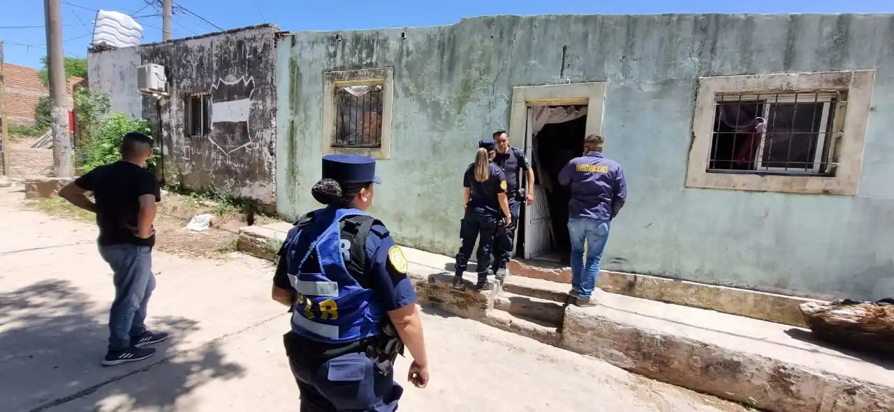 Victoria: tres sospechosos detenidos por un asalto a un drugstore tras una serie de operativos policiales