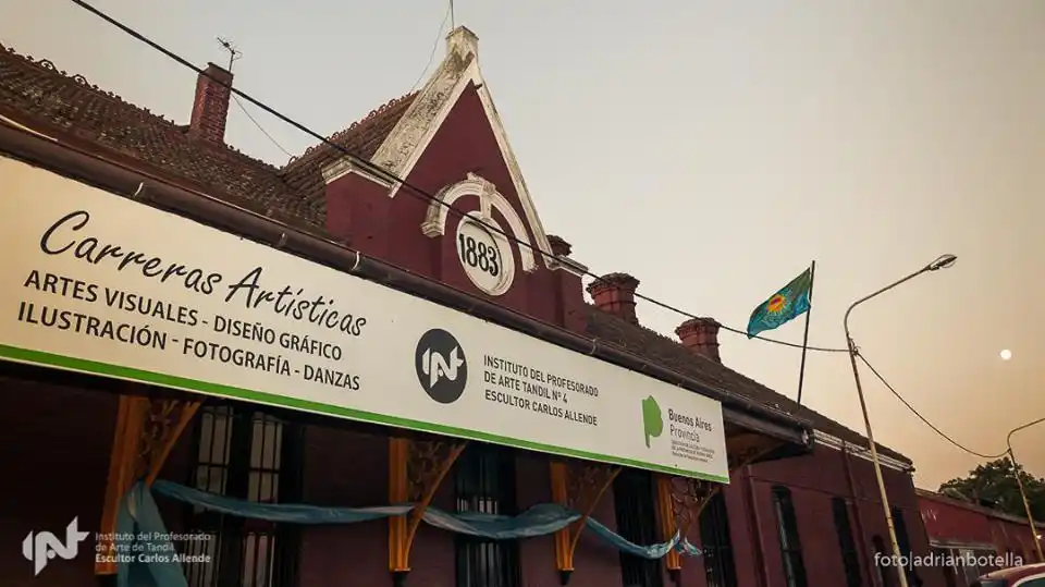 Suspenden las clases del turno tarde en el IPAT por filtraciones de agua