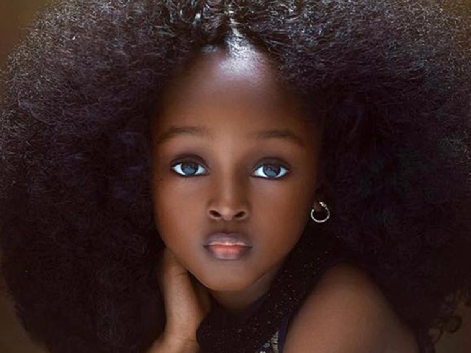 Tiene 11 años, nació en Nigeria y dicen que es "la niña más linda del mundo"