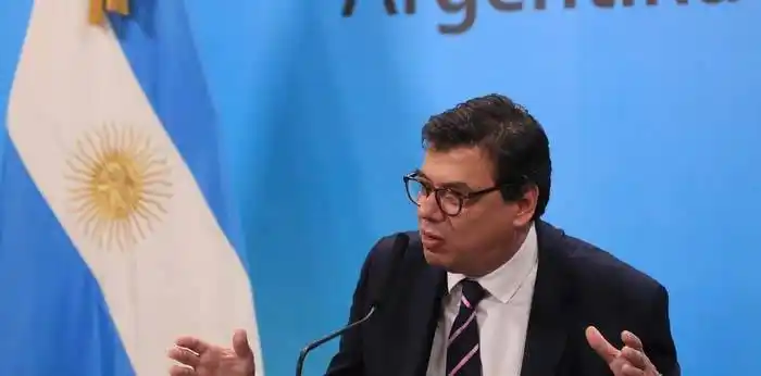 El Gobierno oficializó la  suba salarial de $4.000 para los  estatales nacionales